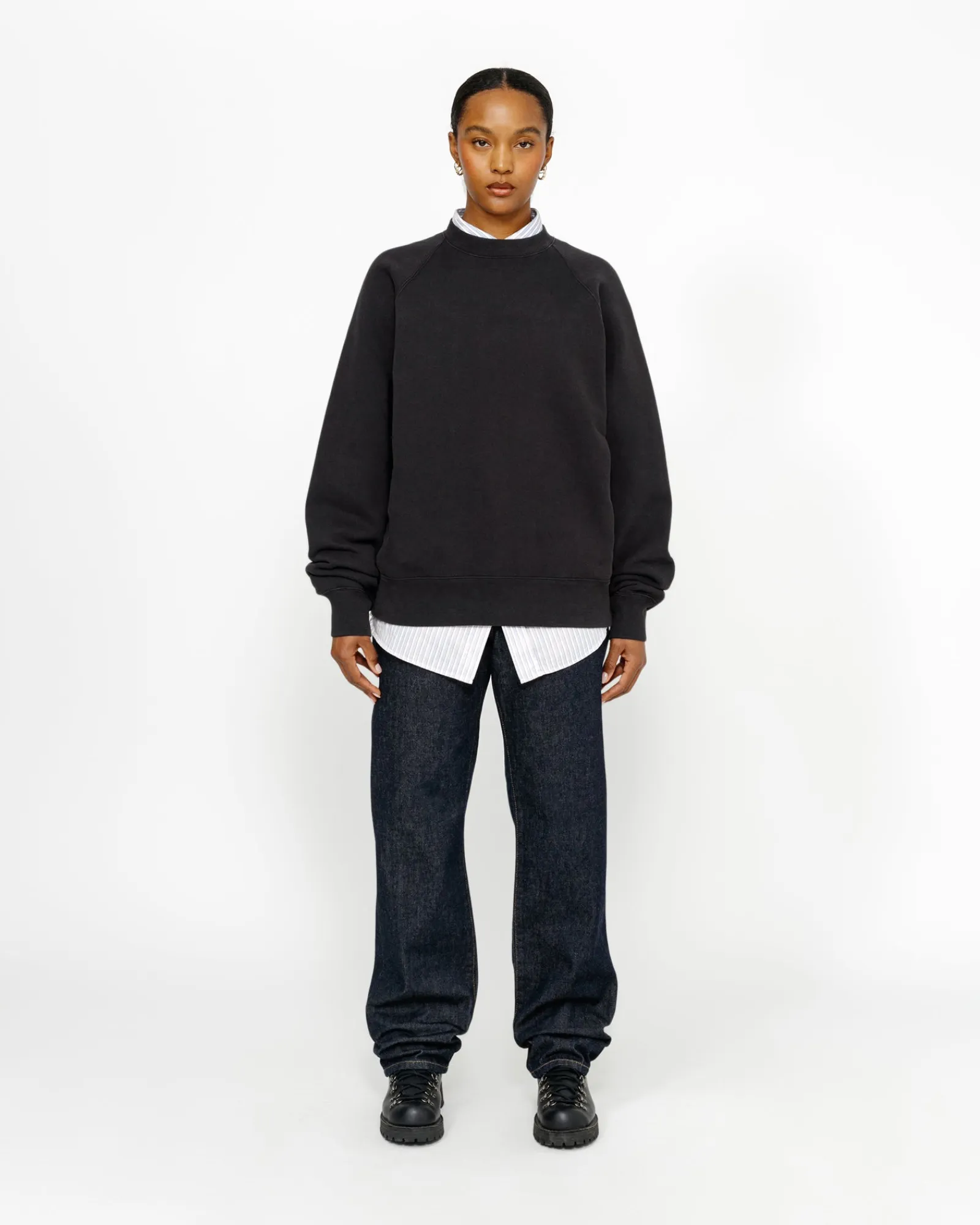 Crews>Stüssy FLEECE RAGLAN CREW Washed Black