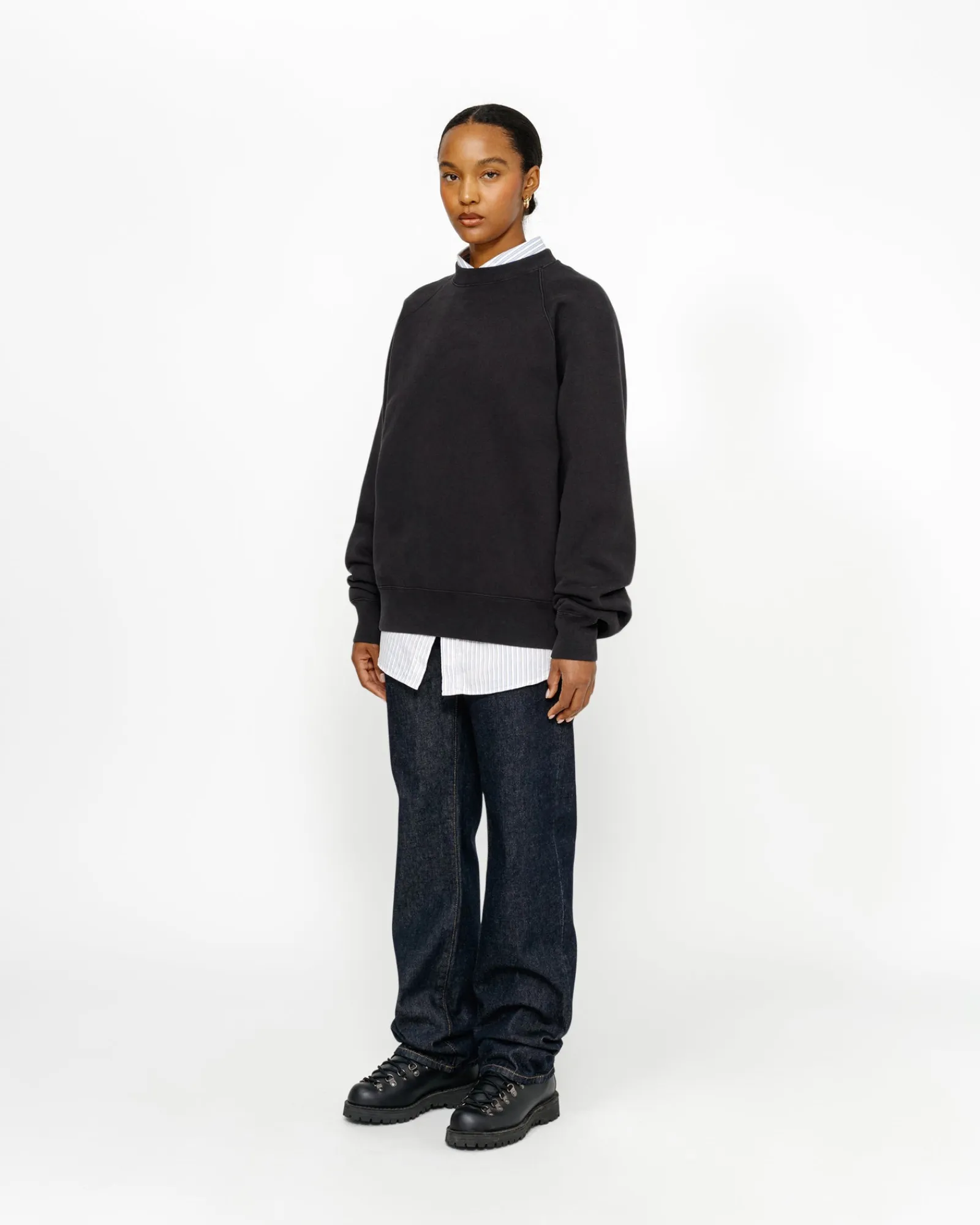 Crews>Stüssy FLEECE RAGLAN CREW Washed Black