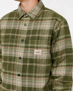 Shirts|Outerwear><noscript><img width=